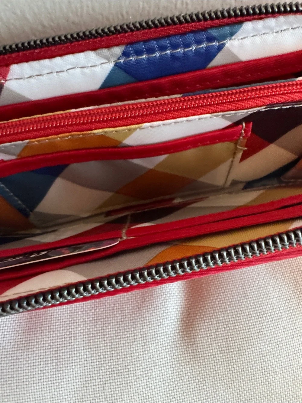 LUG tendu in Poppy Red Quilted Zip Wallet